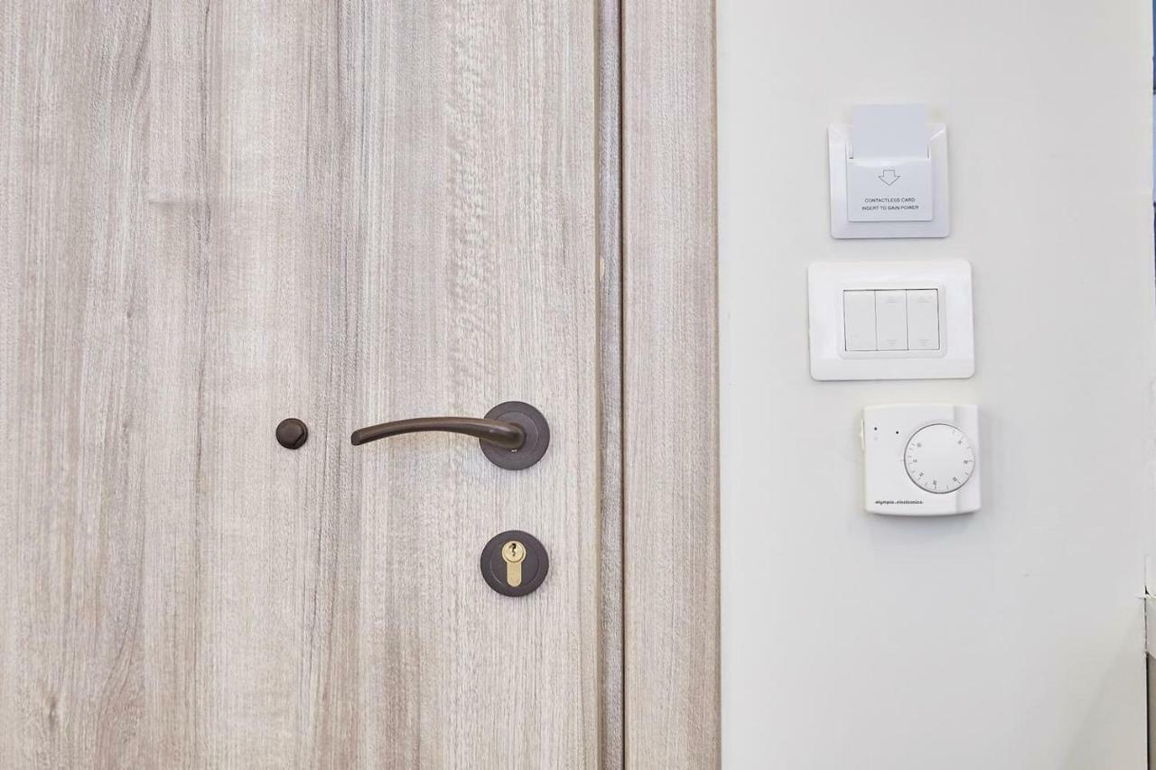 Be Based Near Acropolis, In An Exquisite Studio! Athens Luaran gambar